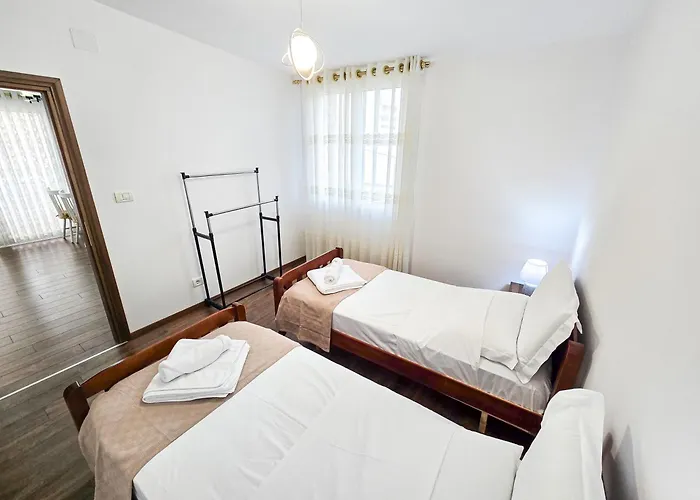 Lake Park 2br شقة