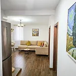 Lake Park 2br *