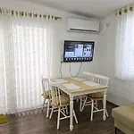 شقة Lake Park 2br تيرانا