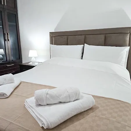 Lake Park 2br تيرانا