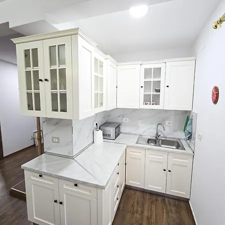 Апартаменты Lake Park 2br