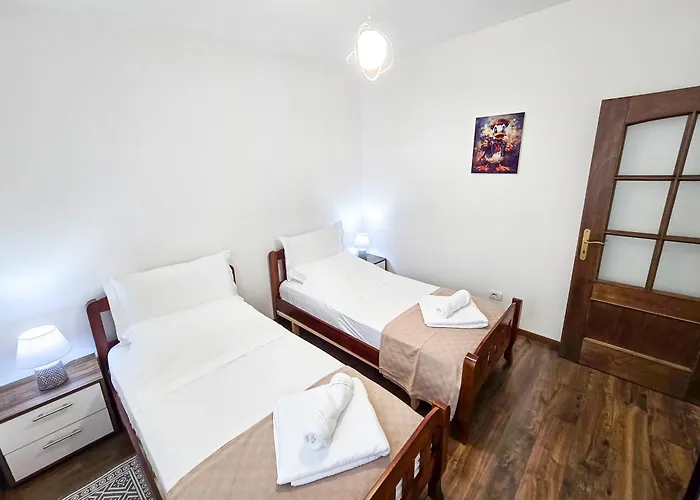 Lake Park 2br * Tirana